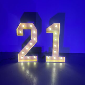 Lichtcijfer 21 huren in Eindhoven - Jarno Verhuur Best - Lichtletters - Partycijfers verhuur Eindhoven
