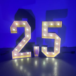 Lichtcijfer 2,5 huren in Eindhoven - Jarno Verhuur Best - Lichtletters - Partycijfers verhuur Eindhoven